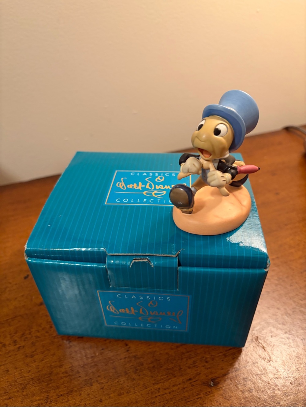 Walt Disney Classic Collections Jiminy Cricket Figurine